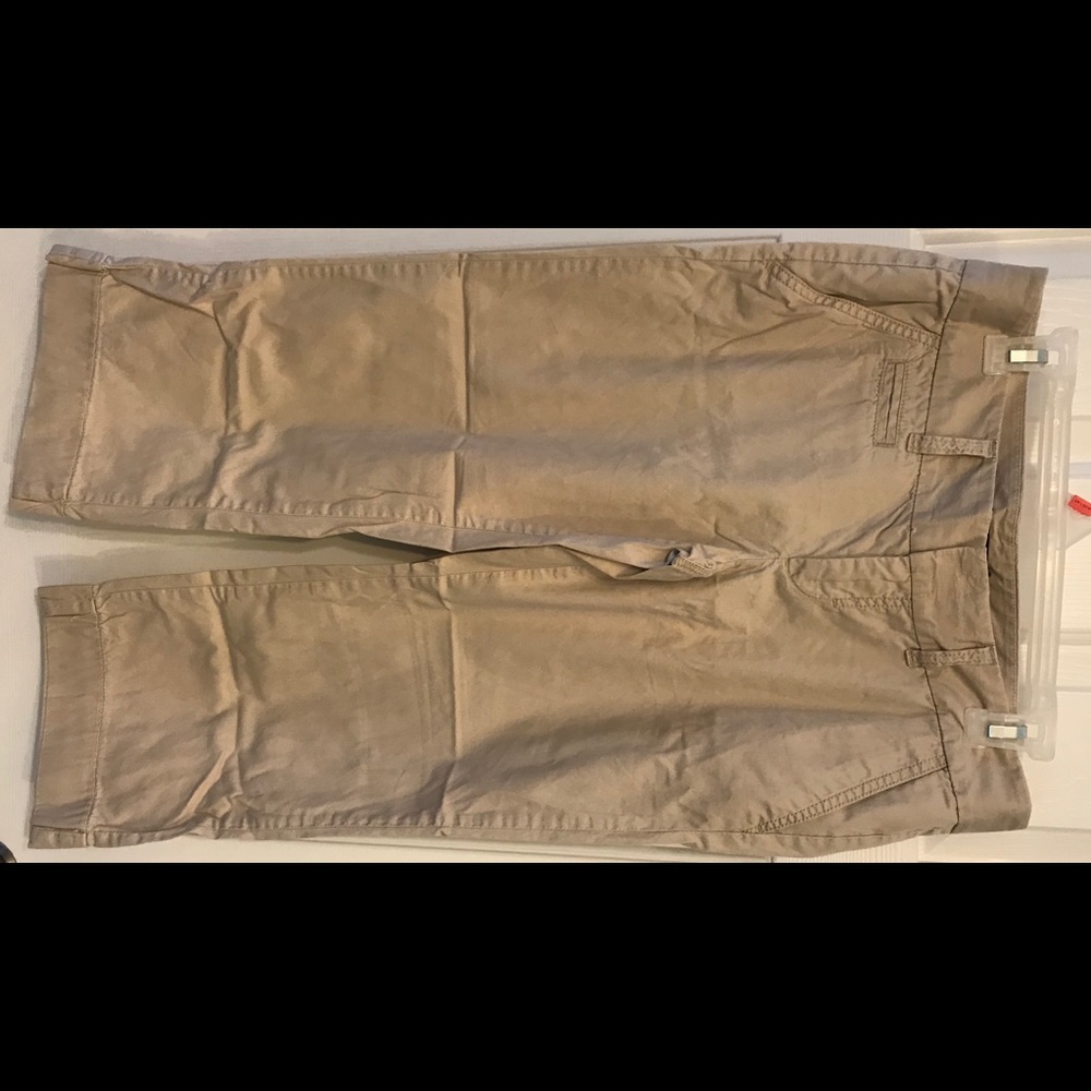 Express khaki capris with belt